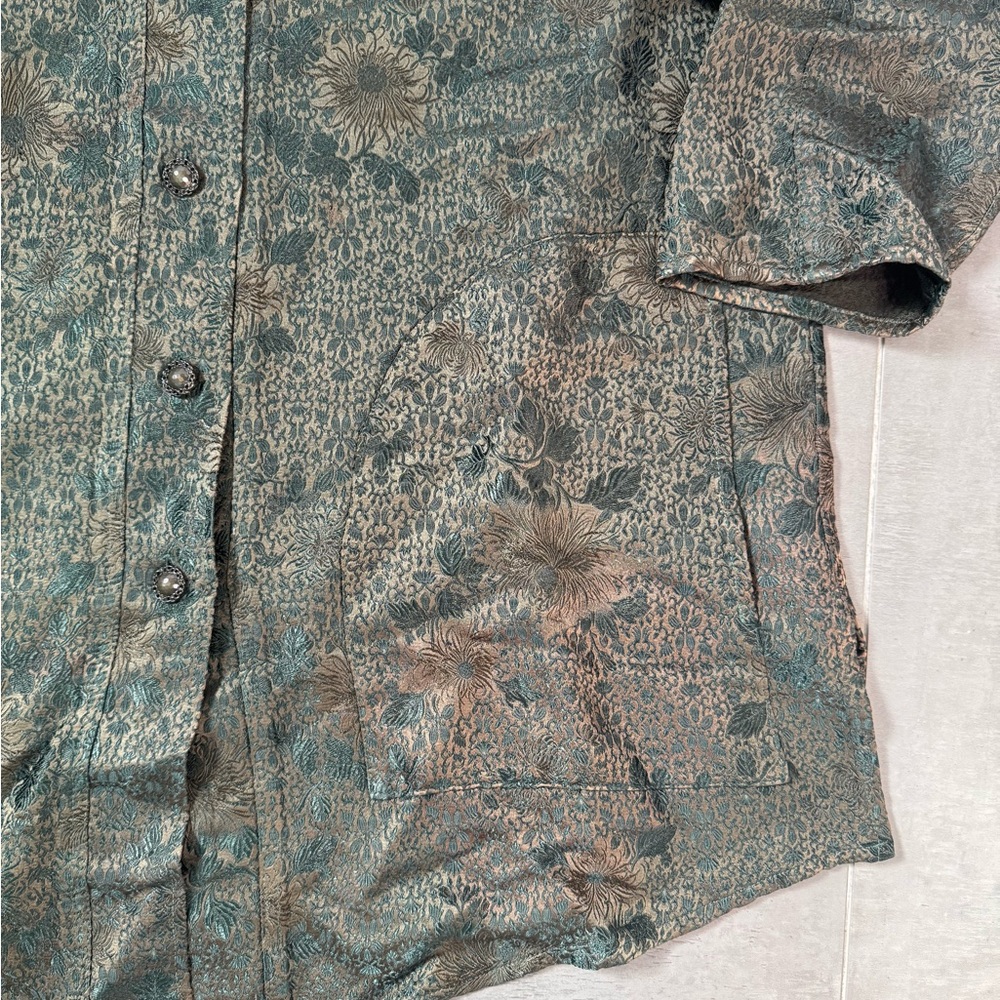 Uru Elegant Floral Jacket - Picture 2 of 3